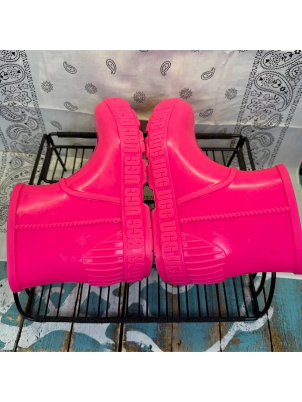 UGG Girls RARE Pink Rubber Rain/Snow Boots Shearling Insole 1130361K Size 2